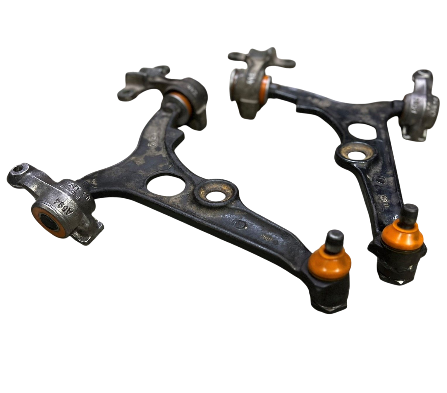 Передній нижній важіль Citroen C-Crosser 2007-2013 Послуга з перепресування сайлентблоків (Сайлентблоки в ціну не входять)