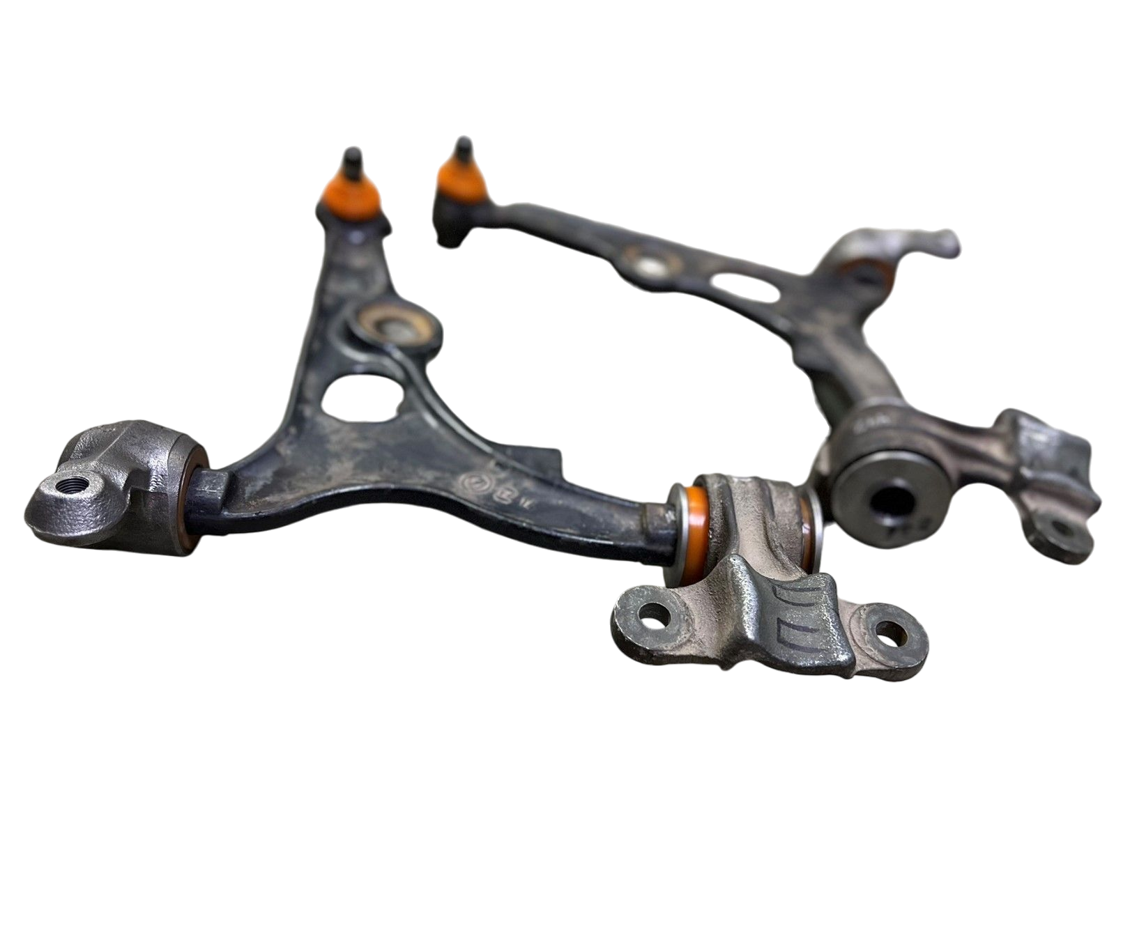 Передній нижній важіль Citroen C-Crosser 2007-2013 Послуга з перепресування сайлентблоків (Сайлентблоки в ціну не входять)