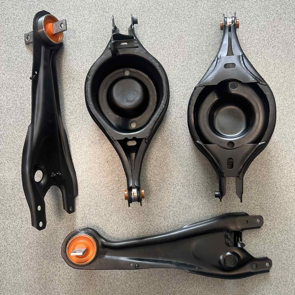 Задня підвіска Honda Pilot 2002-2008 Послуга з піскостуйного очищення, покриття фарбою та перепресування сайлентблока (Сайлентблоки в ціну не входять)