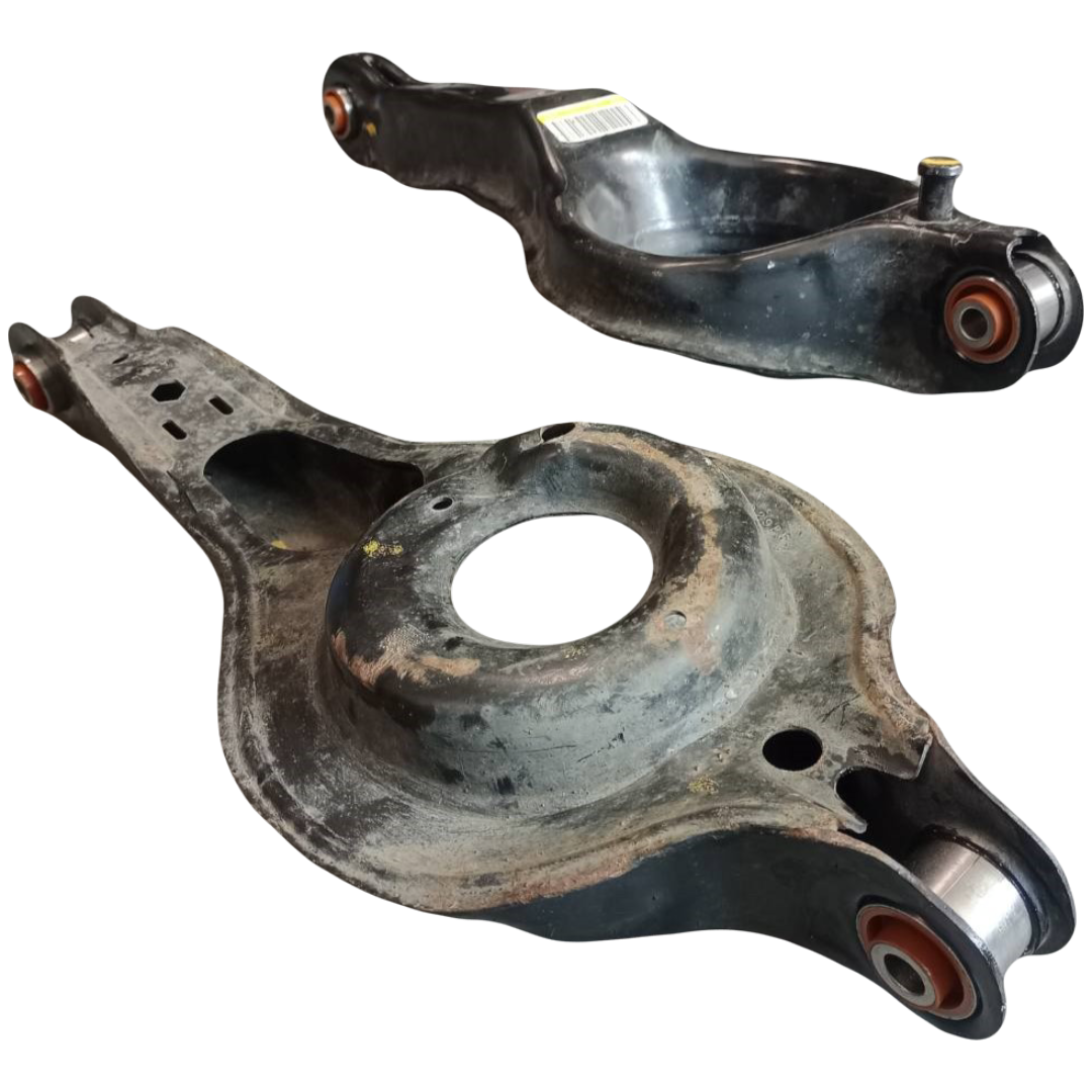 Задній підпружинний важіль Volvo S40 2 2004-2012 Послуга з перепресування сайлентблоків (Сайлентблоки в ціну не входять)