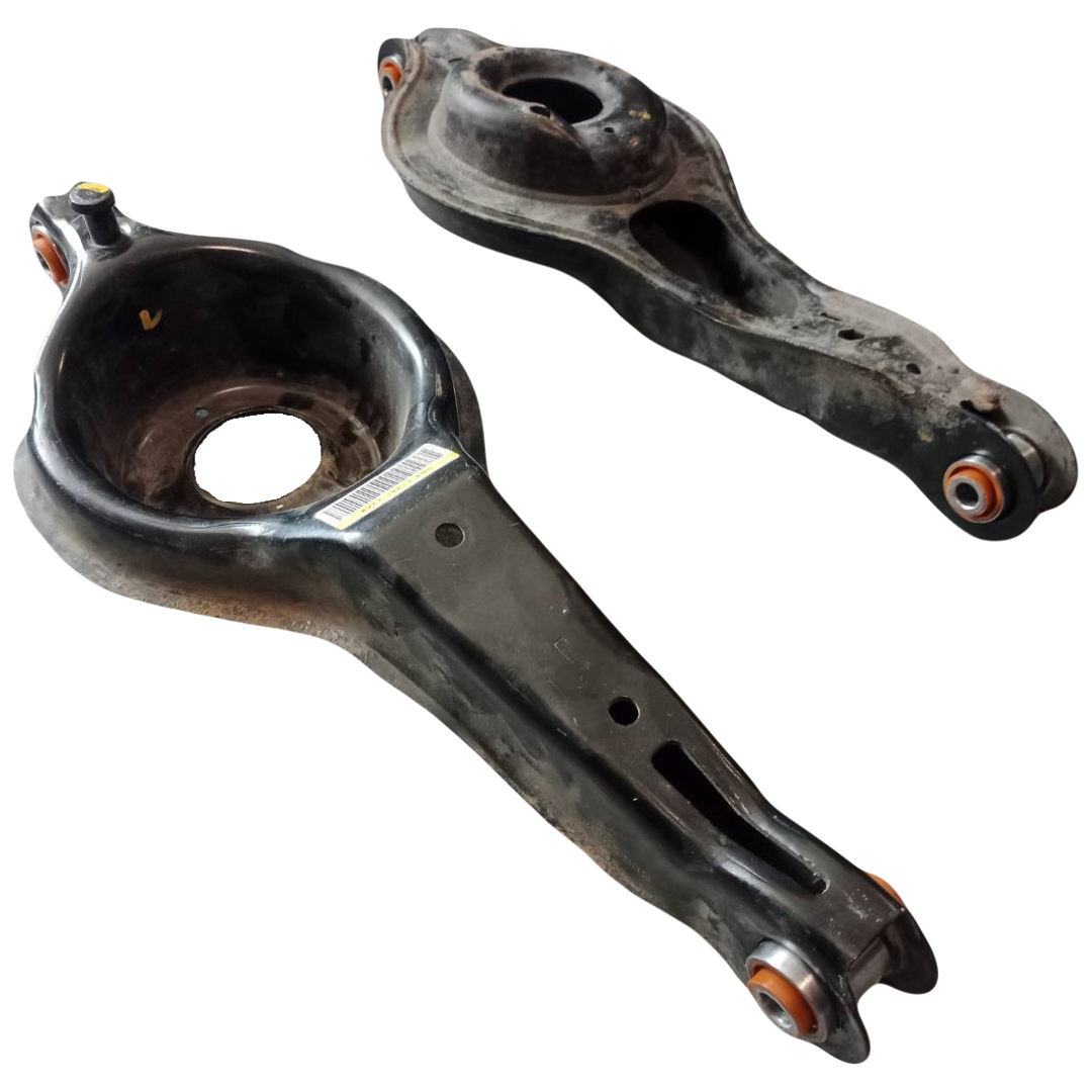 Задній підпружинний важіль Volvo S40 2 2004-2012 Послуга з перепресування сайлентблоків (Сайлентблоки в ціну не входять)