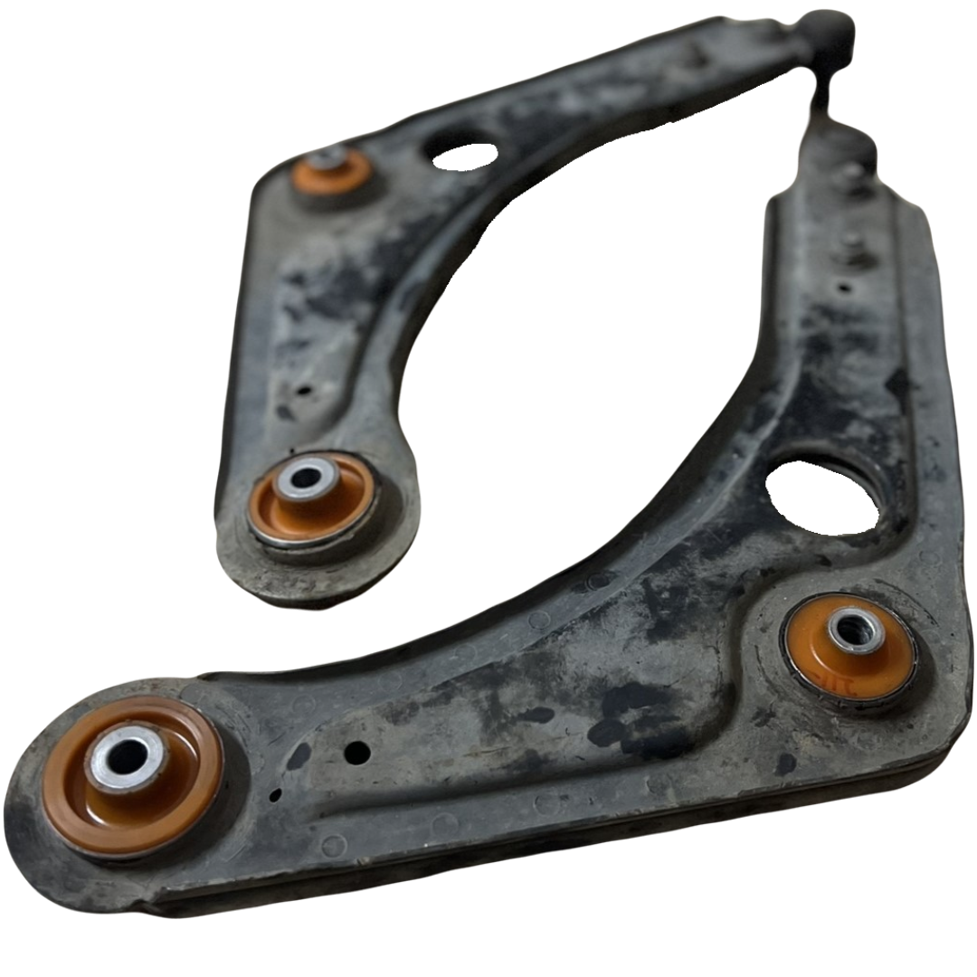 Передній важіль Ford Fiesta 1989-1997 Послуга з перепресування сайлентблоків (Сайлентблоки в ціну не входять)