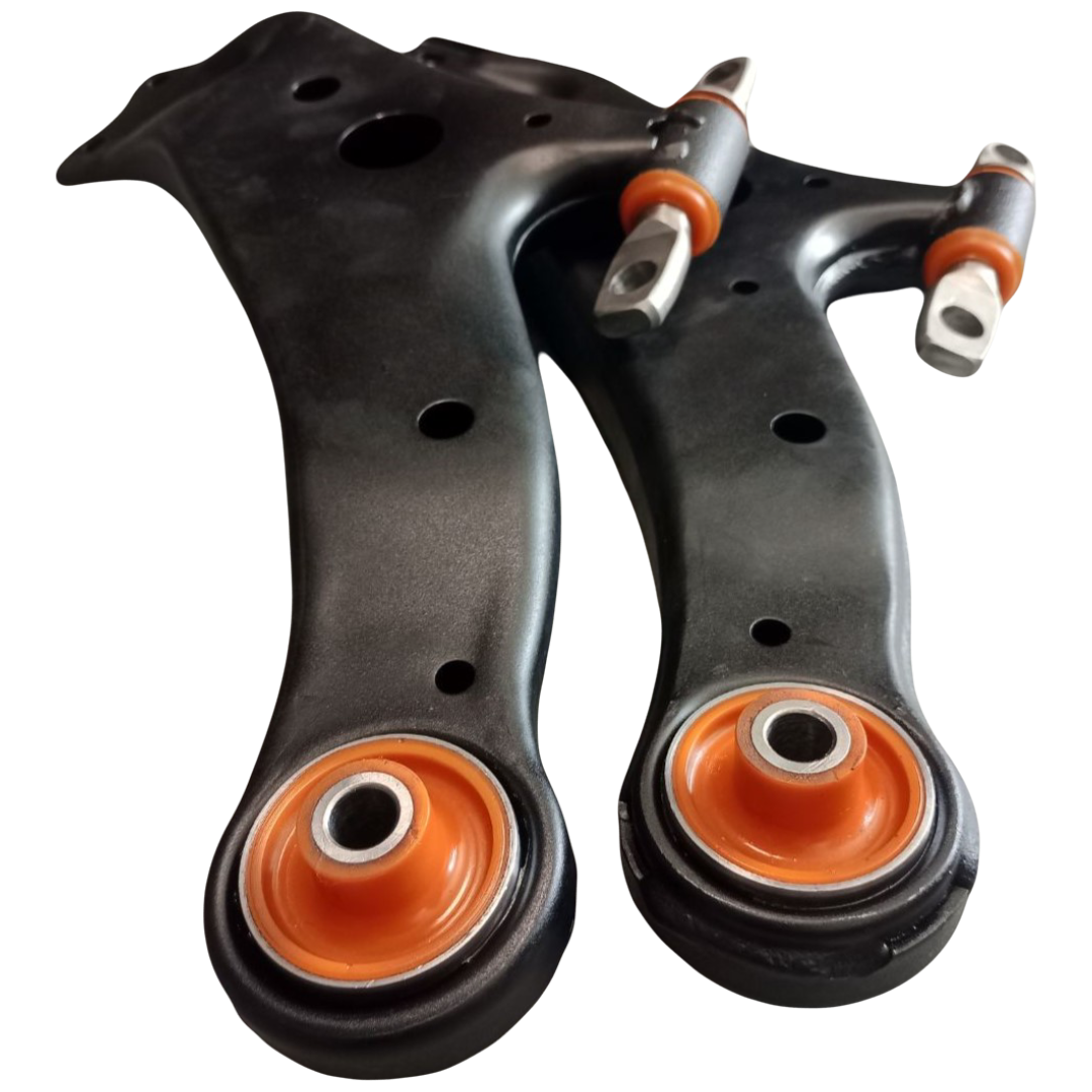 Передній важіль Toyota Kluger 2013- Послуга з піскостуйного очищення, покриття фарбою та перепресування сайлентблока (Сайлентблоки в ціну не входять)