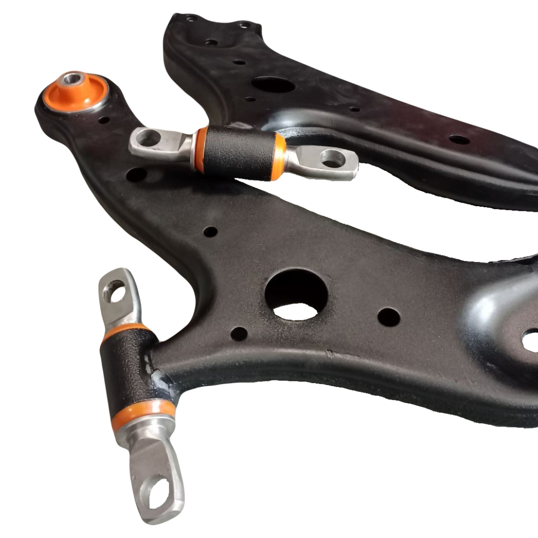 Передній важіль Toyota Kluger 2013- Послуга з піскостуйного очищення, покриття фарбою та перепресування сайлентблока (Сайлентблоки в ціну не входять)