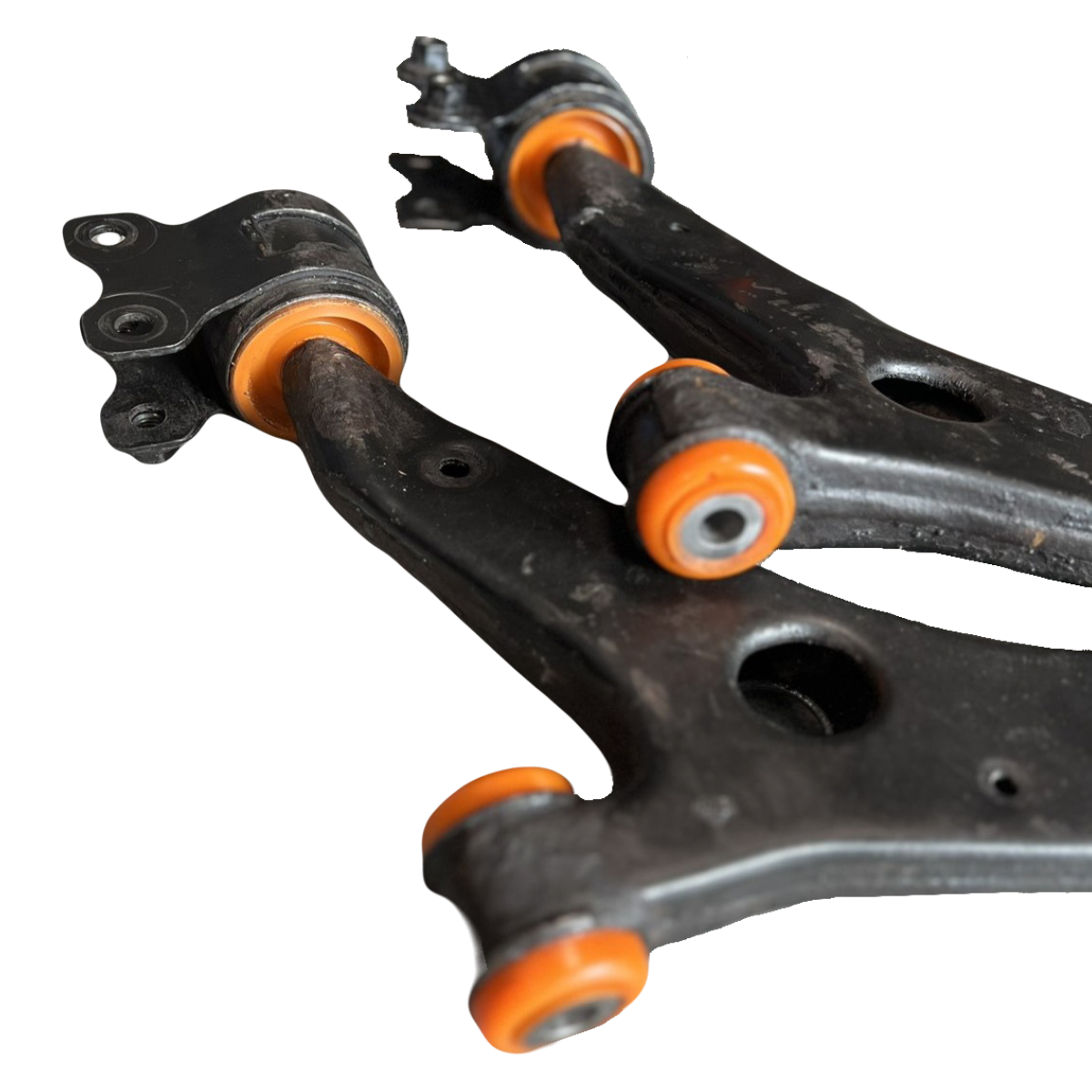 Передній важіль Volvo V50 2004-2012 Послуга з перепресування сайлентблоків (Сайлентблоки в ціну не входять)