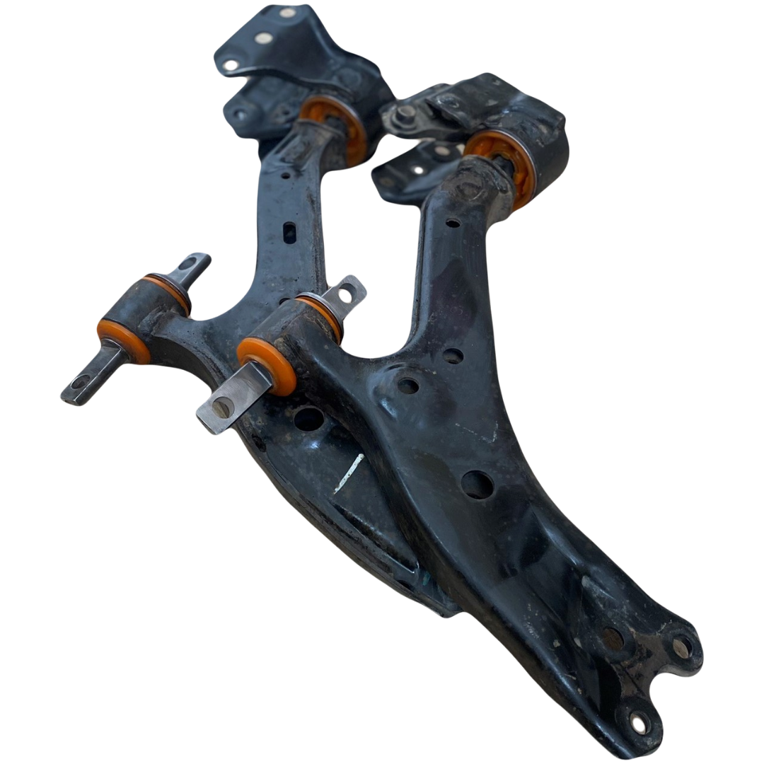 Передній нижній важіль Honda Cr-v 2016- Послуга з перепресування сайлентблоків (Сайлентблоки в ціну не входять)