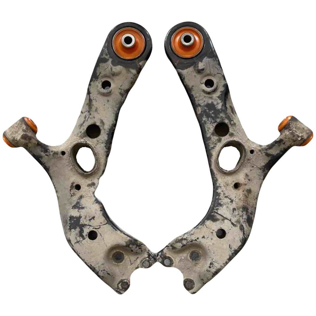 Передній важіль Toyota Previa 2006-2019 Послуга з перепресування сайлентблоків (Сайлентблоки в ціну не входять)