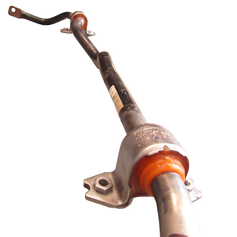 Передній стабілізатор Audi Q3 2011-2014 втулки ВВАРЕНІ в стабілізатор