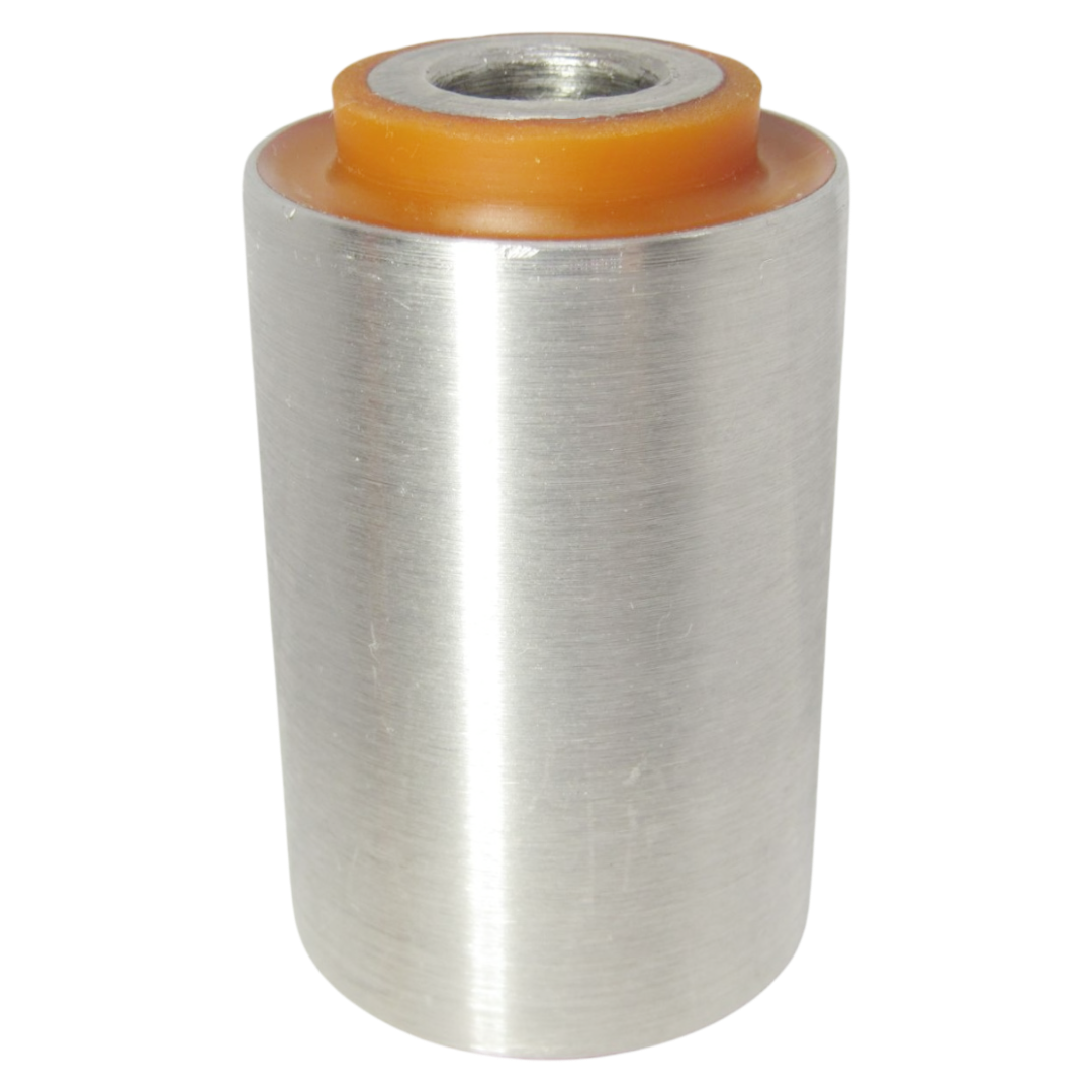 Поліуретановий сайлентблок переднього нижнього важеля передній Nissan Navara 1998-2005