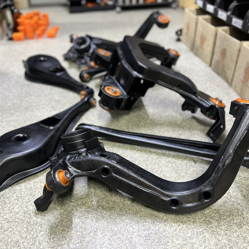 Задня підвіска Bmw E36 1990-2001 Послуга з піскостуйного очищення, покриття фарбою та перепресування сайлентблока (Сайлентблоки в ціну не входять)