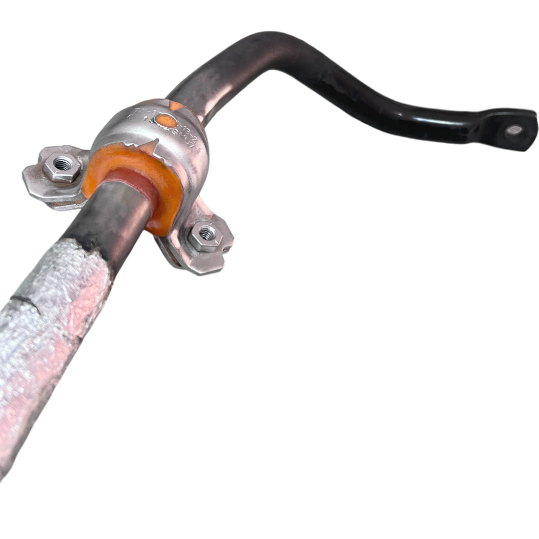 Передній стабілізатор Audi Q3 2019- втулки ВВАРЕНІ в стабілізатор