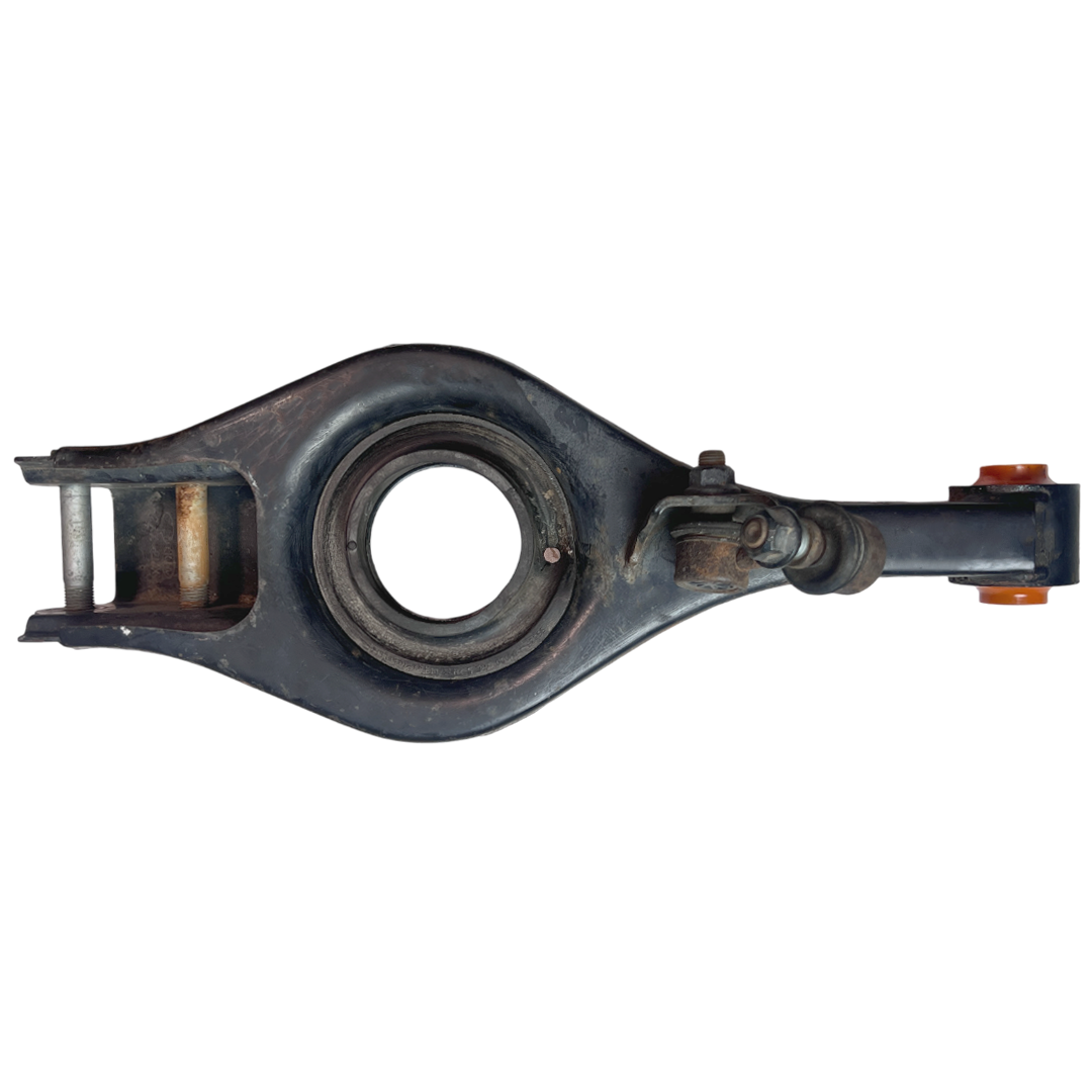 Задній підпружинний важіль Hyundai Genesis 2014- Послуга з перепресування сайлентблоків (Сайлентблоки в ціну не входять)