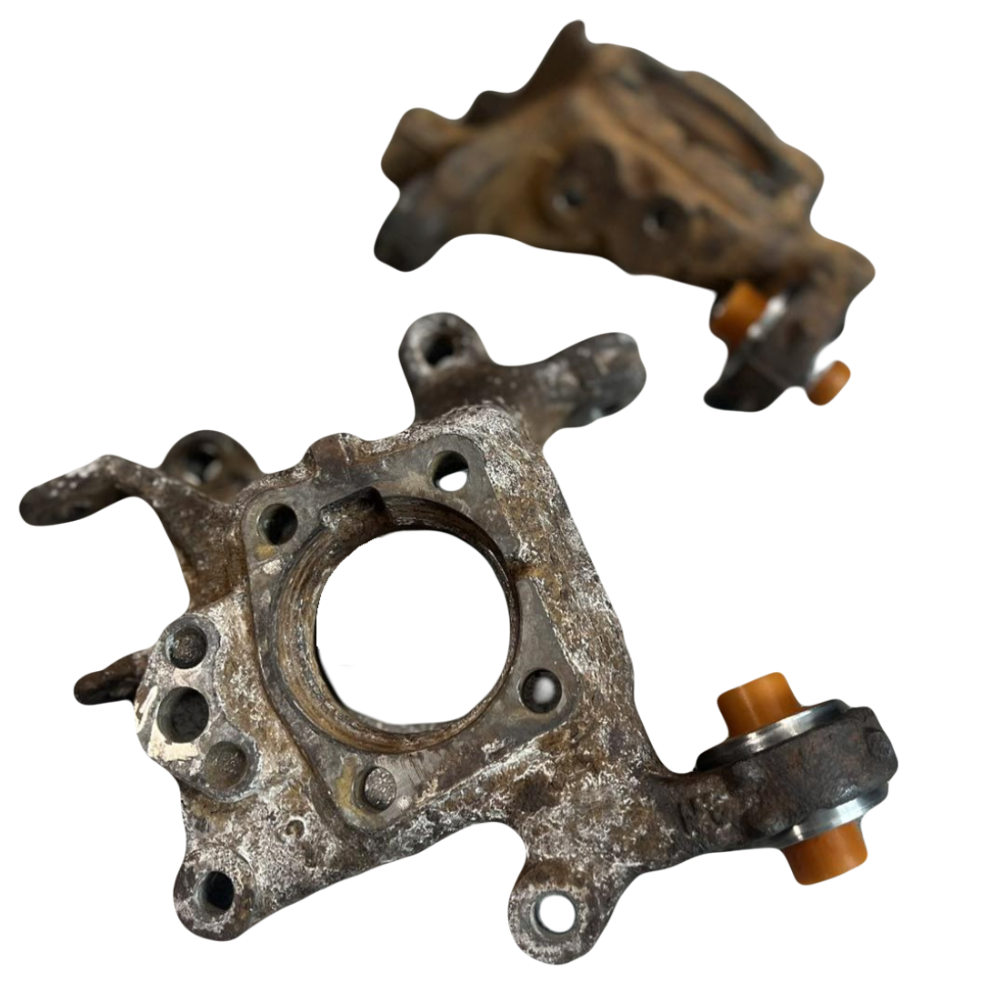 Задня цапфа Lexus CT 2010- Послуга з перепресування сайлентблоків (Сайлентблоки в ціну не входять)