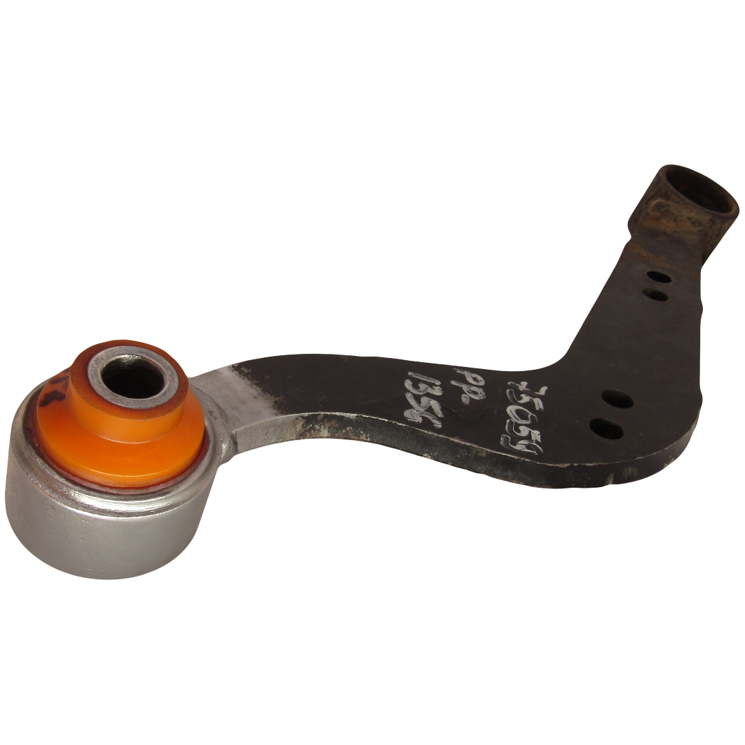 Поліуретановий сайлентблок заднього поперечного серповидного важеля зовнішній Lexus Nx 2014- ліва ТЯГА З ВВАРЕНИМ САЙЛЕНТБЛОКОМ