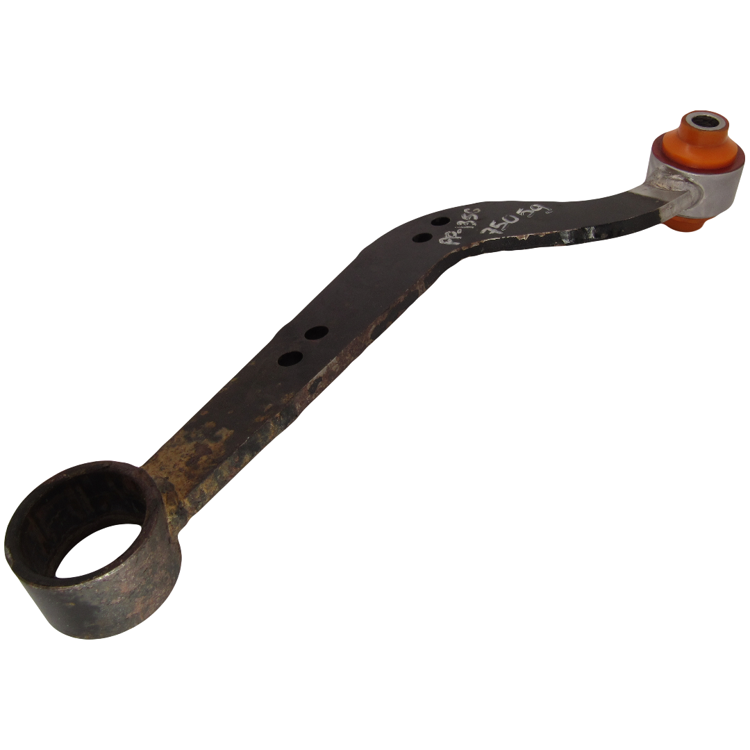 Поліуретановий сайлентблок заднього поперечного серповидного важеля зовнішній Lexus Nx 2014- права ТЯГА З ВВАРЕНИМ САЙЛЕНТБЛОКОМ