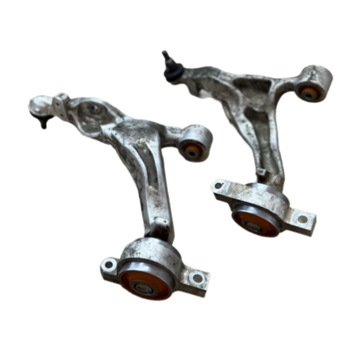 Передній важіль Nissan Fairlady 2009-2021 Послуга з перепресування сайлентблоків (Сайлентблоки в ціну не входять)