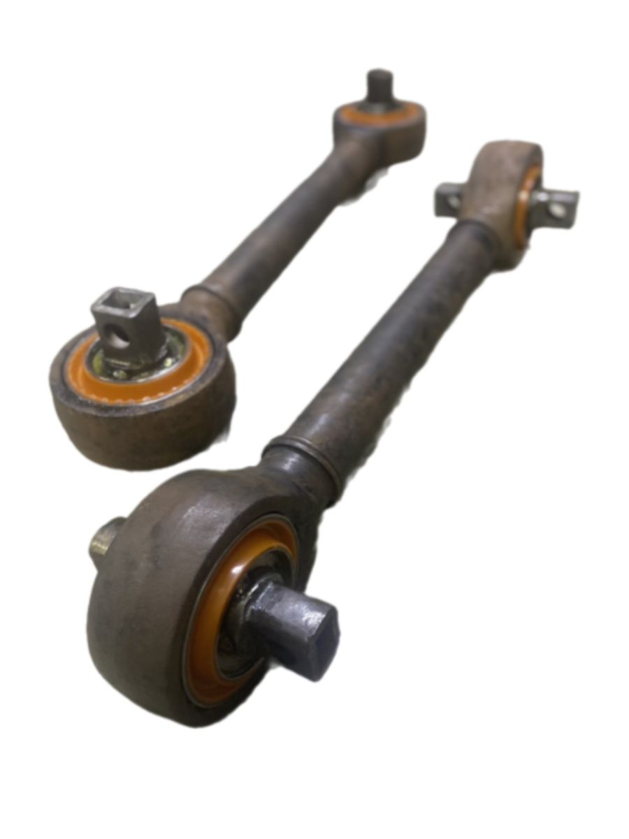 Тяга балансиру Hino Ranger 1969- Послуга з перепресування сайлентблоків (Сайлентблоки в ціну не входять)