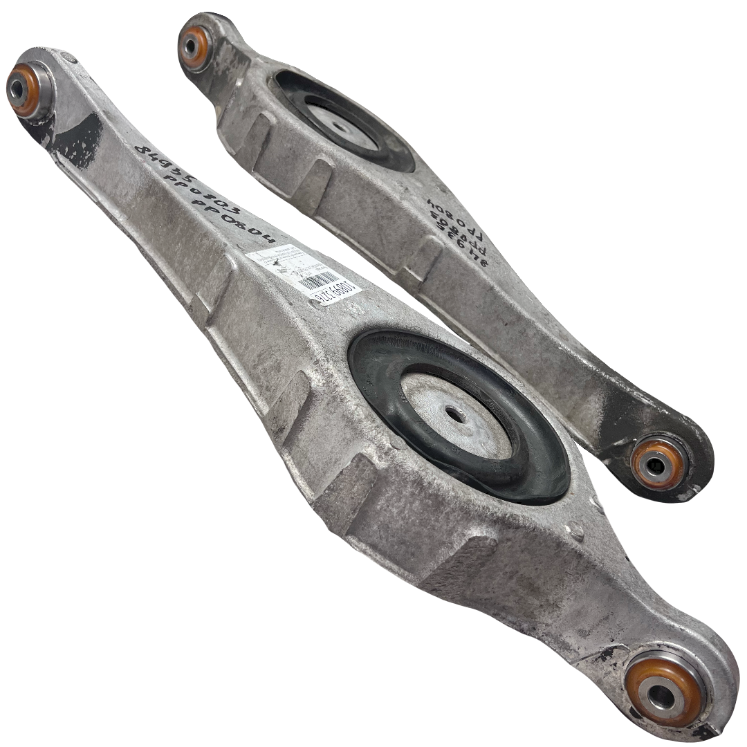 Задній підпружинний важель Volvo Xc60 2008-  Послуга з перепресування сайлентблоків (Сайлентблоки в ціну не входять)