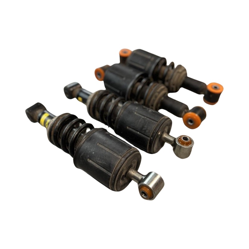 Амортизатори кабіни DAF XF106 2013-2017 Послуга з перепресування сайлентблоків (Сайлентблоки в ціну не входять)