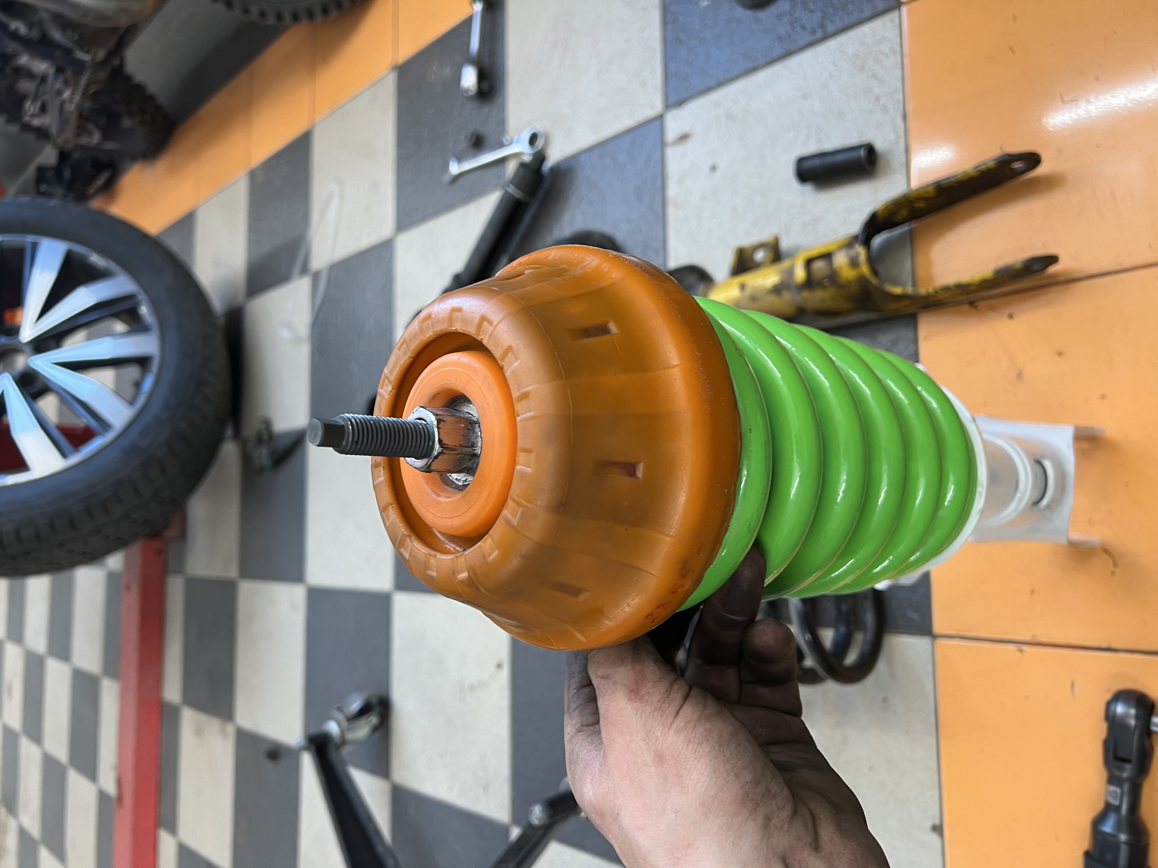 Front shock absorber Volkswagen Amarok 2010- Support replacement service (Support is not included in the price)