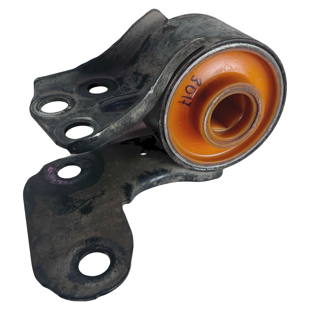 Полиуретановый сайлентблок переднего нижнего рычага задний Honda Odyssey 2017- USA В КРОНШТЕЙНЕ