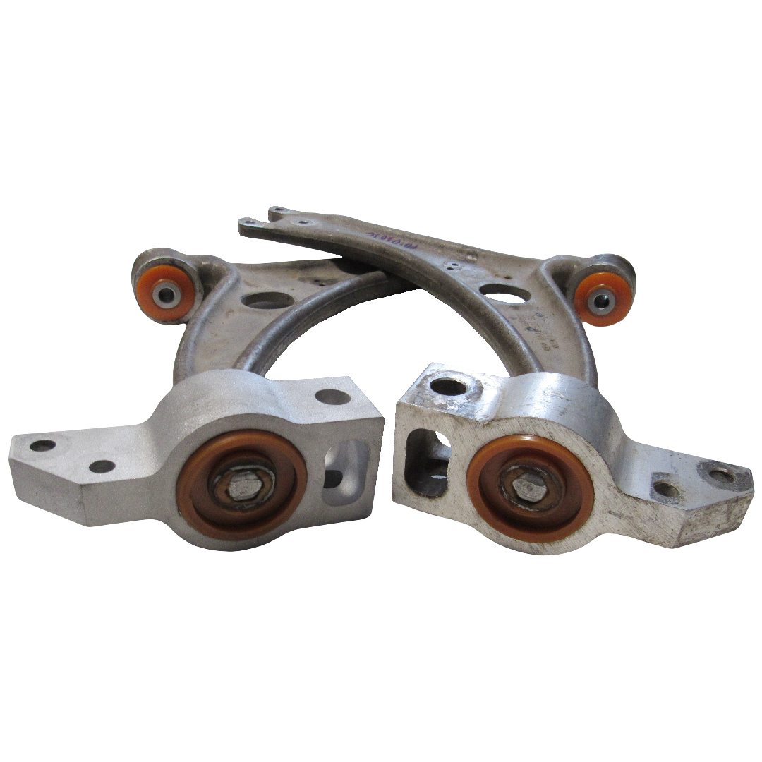 Задній важіль Audi Q3 2011-2014 2.0L Послуга з перепресування сайлентблоків (Сайлентблоки в ціну не входять)