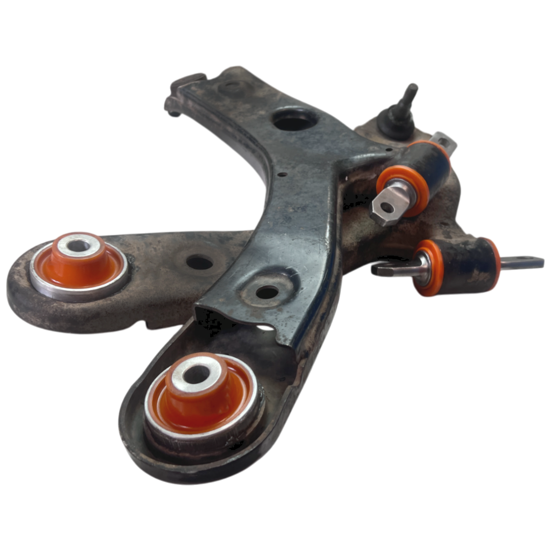 Передній нижній важіль Suzuki Kizashi 2009-2014 Послуга з перепресування сайлентблоків (Сайлентблоки в ціну не входять)