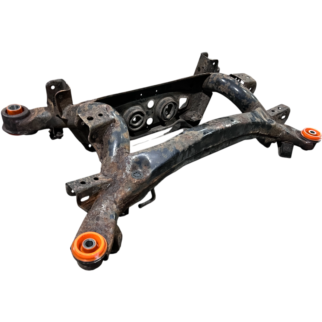 Задний подрамник Lexus is 1998-2005 Услуга с перепресовки сайлентблоков (Сайлентблоки в цену не входят)