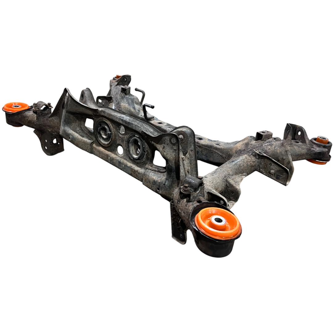 Задний подрамник Lexus is 1998-2005 Услуга с перепресовки сайлентблоков (Сайлентблоки в цену не входят)